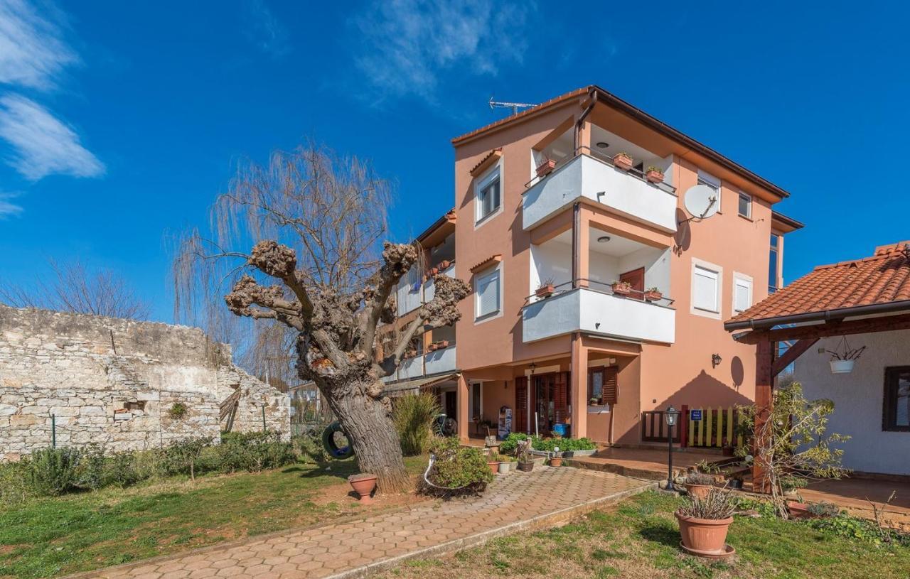 Apartments Ulika Cervar-Porat ภายนอก รูปภาพ